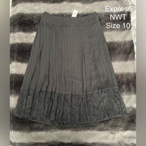 NWT Express A-Line Pleated Midi Skirt Size 10